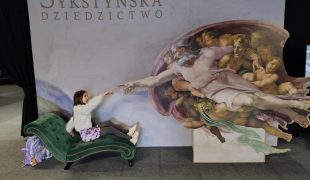 Więcej o: Uczniowie z Choronia zwiedzili wystawę „Kaplica Sykstyńska. Dziedzictwo” w Częstochowie