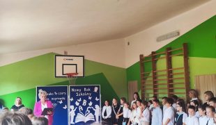 Więcej o: Pierwszy dzwonek za nami-rozpoczęliśmy nowy rok szkolny! 🎒📖