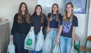 Więcej o: Szkolni wolontariusze w akcji: Święty Mikołaj na Kresach