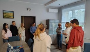 Więcej o: Ósmoklasiści poznają samorząd – wizyta w Urzędzie Gminy Poraj