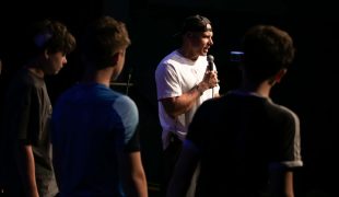 Więcej o: Rap, który daje siłę – młodzież naszej szkoły na spotkaniu profilaktycznym z Piotrem POISONem Plichtą